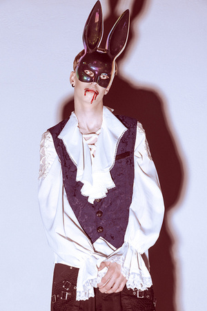 MASKA KRÓLIK 16.5 X 34 CM CZARNA POŁYSKUJĄCA