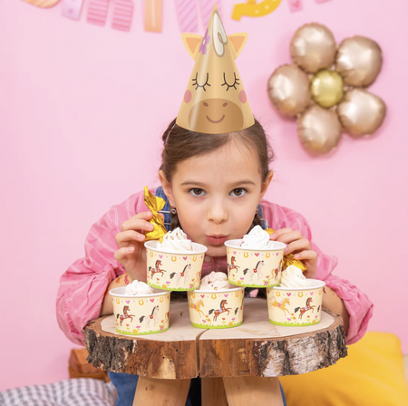 CZAPECZKI URODZINOWE KONIKI 6 SZT