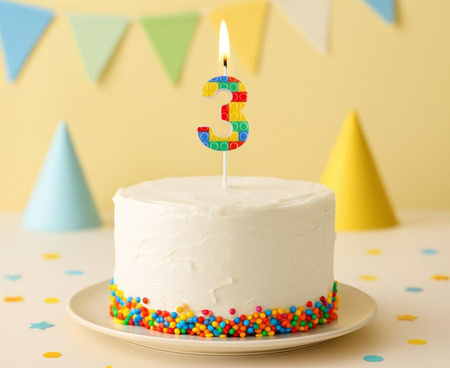 ŚWIECZKA CYFRA 3 KOLOROWA KLOCKI