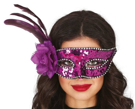 FIOLETOWA MASKA ​​Z CEKINAMI I PIÓRAMI