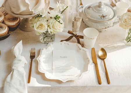 TALERZYKI PAPIEROWE BIAŁE ORNAMENT 26 CM 6 SZT 