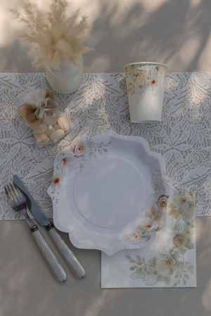 TALERZYKI PAPIEROWE KWIATY SOFTNESS 21X21 CM 10 SZT