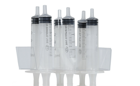 PUDEŁKO 6 STRZYKAWEK